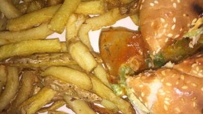 Investigation launched after horrified diner finds glass in burger