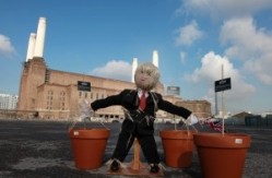 A scarecrow of London Mayor Boris Johson has been created to protect the hops