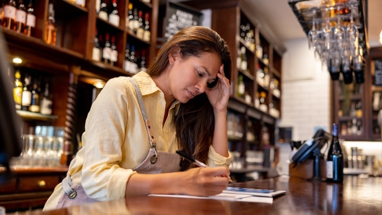 ONS-data-shows-hospitality-sites-have-absorbed-costs-in-April.jpg