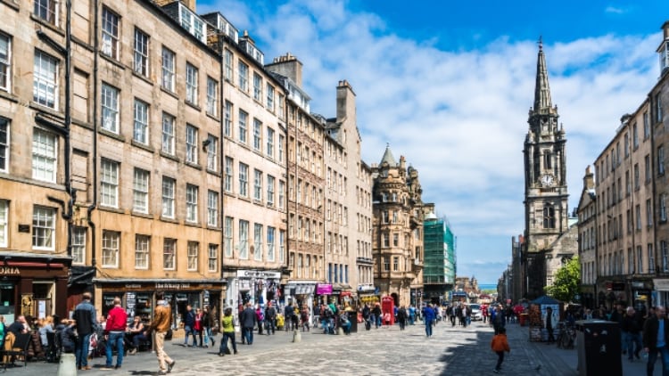 Strong first quarter sees hospitality drive growth in city centres