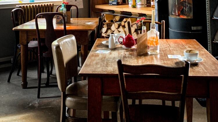 Pubs and restaurants continue to gain market share, driving average spend up