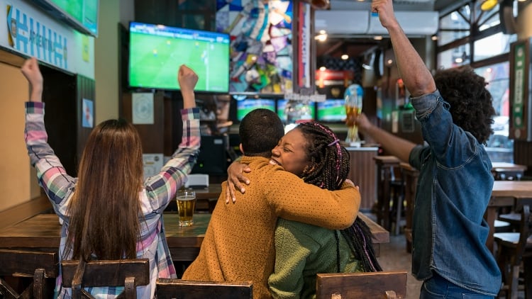 Sports fans ‘spend more at pubs and stay longer’