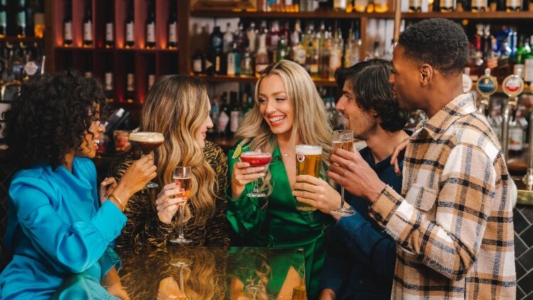 M&B lfl sales up 7% and buys Pesto Restaurants