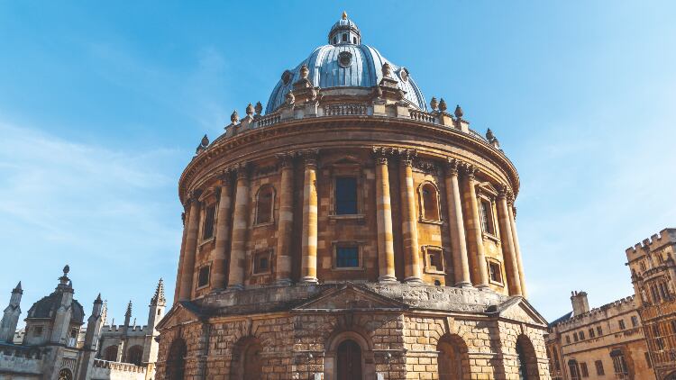 What makes Oxford a good place to own a pub?
