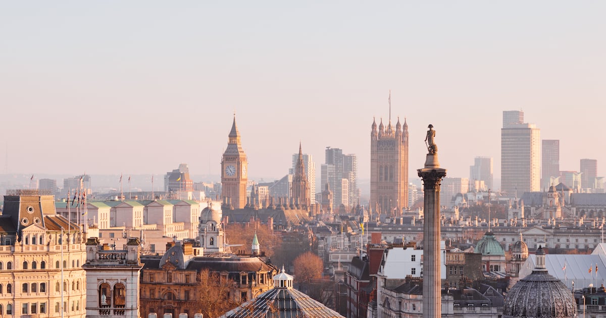 Chancellor Rachel Reeves Cuts Business Rates for Pubs and Live Music Venues by 15% and Freezes Bills for Two Years