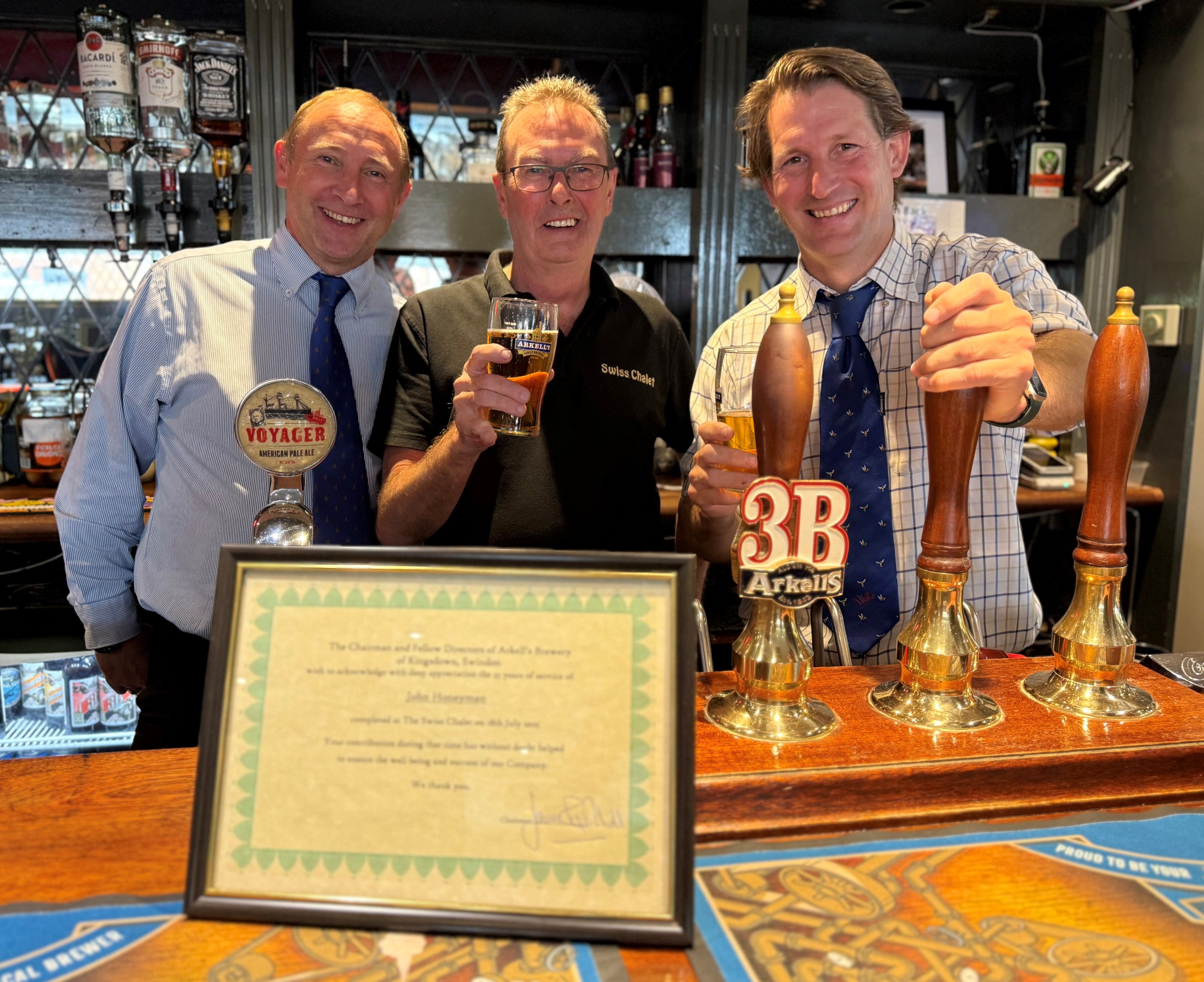 Licensee celebrates 25 years at community pub 