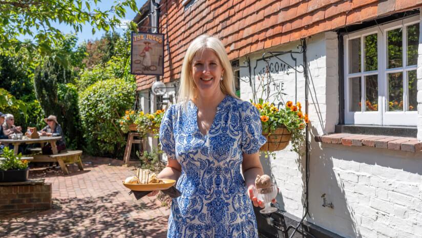 Carla_Marsh_enjoys_being_front_of_house_at_The_Juggs-optimized.jpg