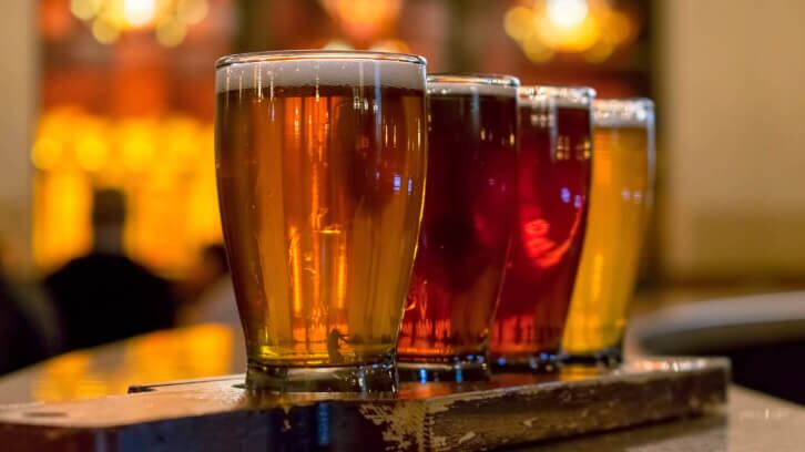 Drinks-sales-in-pubs-decline-as-consumers-reduce-nights-out.jpg
