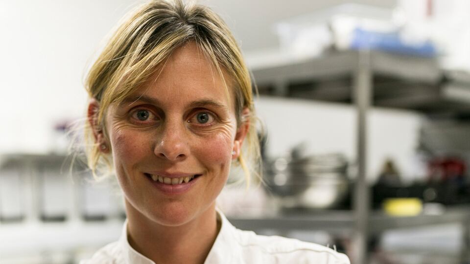 Emily-Watkins-sells-the-Kingham-Plough.jpg