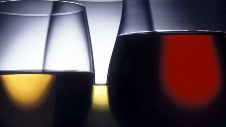 Serving-wine-in-pubs-in-125ml-measures.jpg
