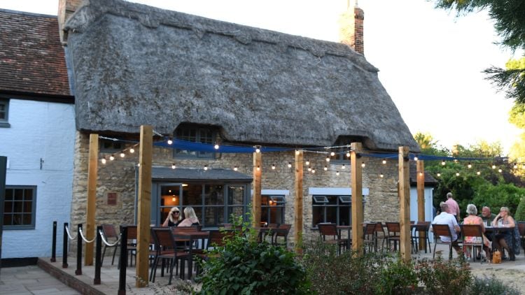 Three.Tuns.Biddenham.Garden.jpg