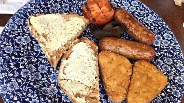 Vegans-furious-over-JD-Wetherspoon-s-full-English-breakfast.jpg