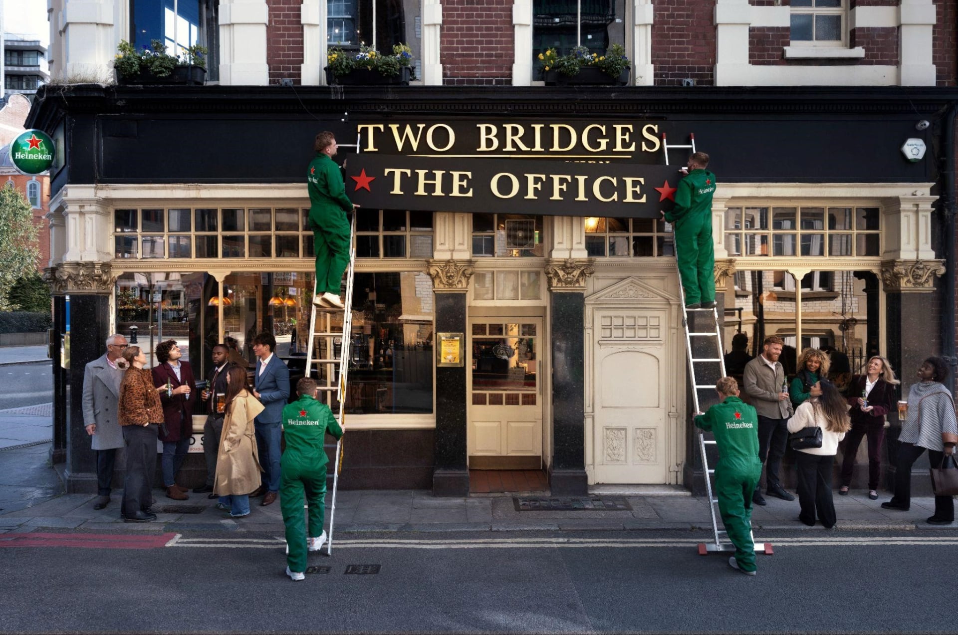 After-work: Socialising adds £28.9bn to UK economy, Heineken study reveals