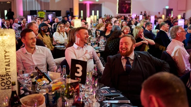 Russell Kane hosts Burnt Chef Project gala dinner