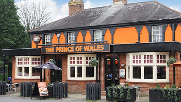 Pub-Awards-Best-Sports-finalist-The-Prince-of-Wales-Fleet-Hampshire_strict_xxl.jpg