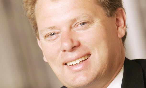Jonathan-Neame.jpg