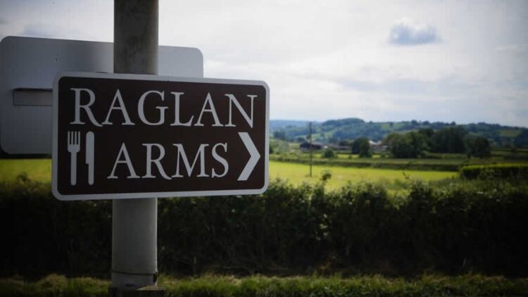 Retiring Welsh operators to give pub away in raffle