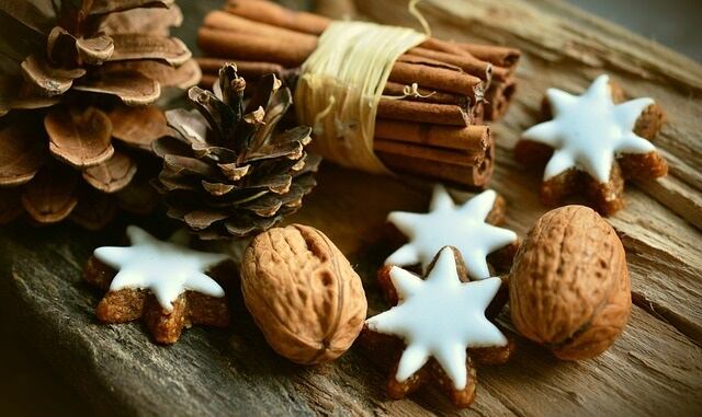 cinnamon-stars-2991174_640-1.jpg