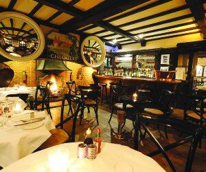 Chequers.Interior.jpg