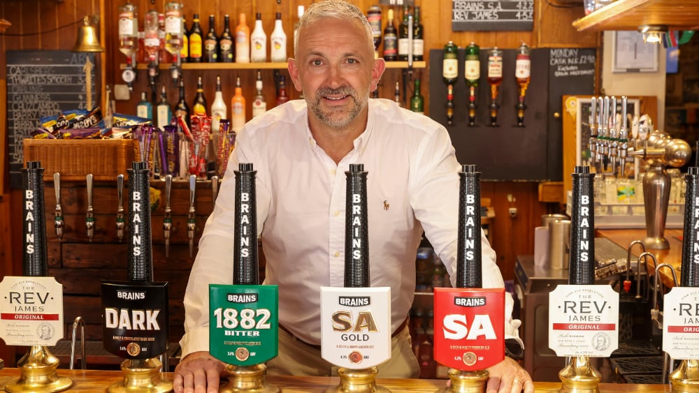 Nick Payne MD of Brains with cask beers