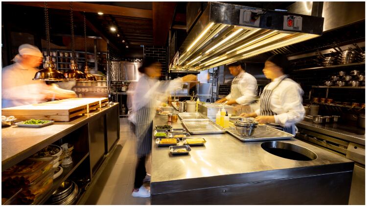 Number-of-staff-leaving-the-hospitality-sector.jpg