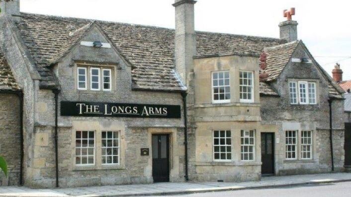 Diner demands £75 refund from pub or threatens bad review