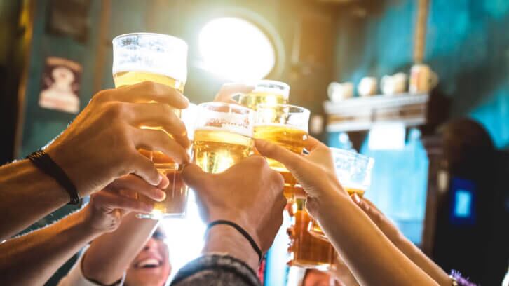 Drinks-sales-in-pubs-up-4-in-first-week-of-October-2023.jpg