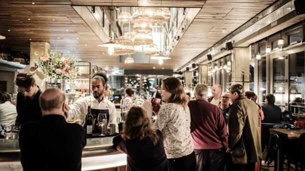 Fuller-s-new-Thames-pub-Sail-Loft_strict_xxl.jpg