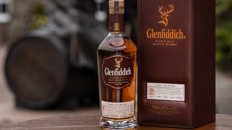 Glenfiddich celebrates anniversary with limited-edition bottle