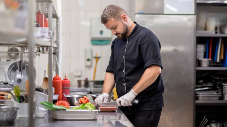 Foodservice-price-inflation-drops-below-10.jpg