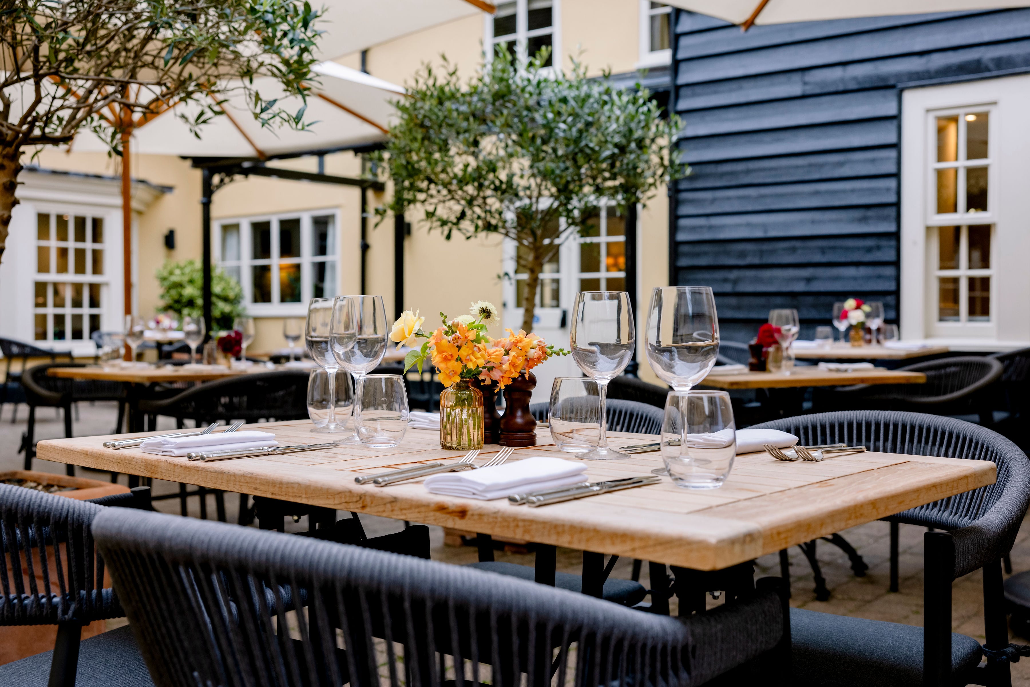 Al fresco dining at the Crown, Bildeston, Suffolk