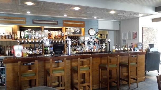 Rashleigh-Arms-Bar.jpg