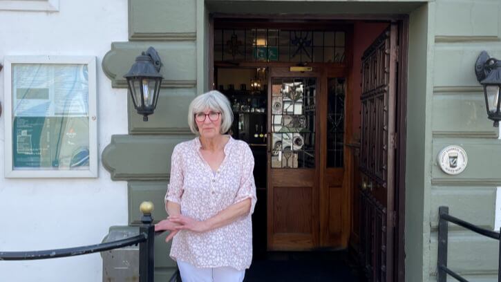 Licensee celebrates 40 years behind bar