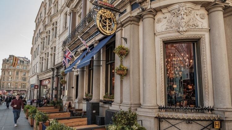 Fuller’s transfers 23 managed pubs into tenanted division