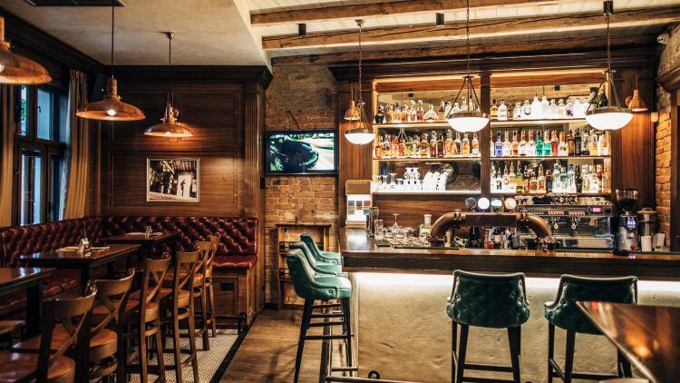 Hospitality UK’s fifth industry most in need of workers    