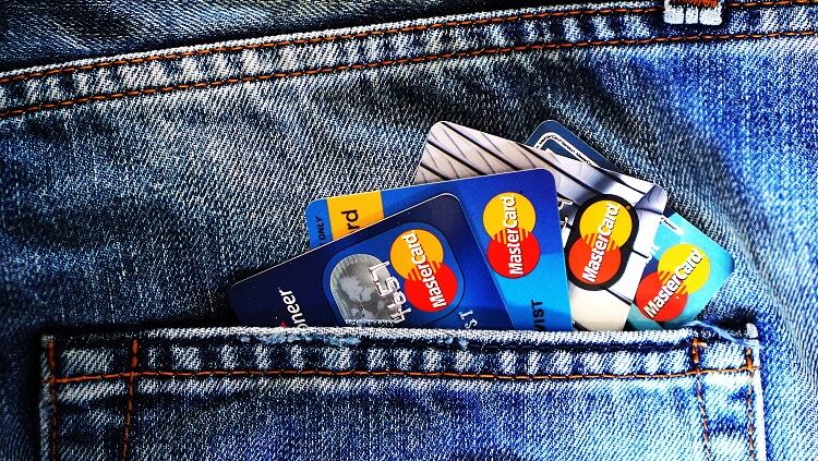 Pub-claims-to-be-first-in-the-UK-to-stop-taking-cash.jpg