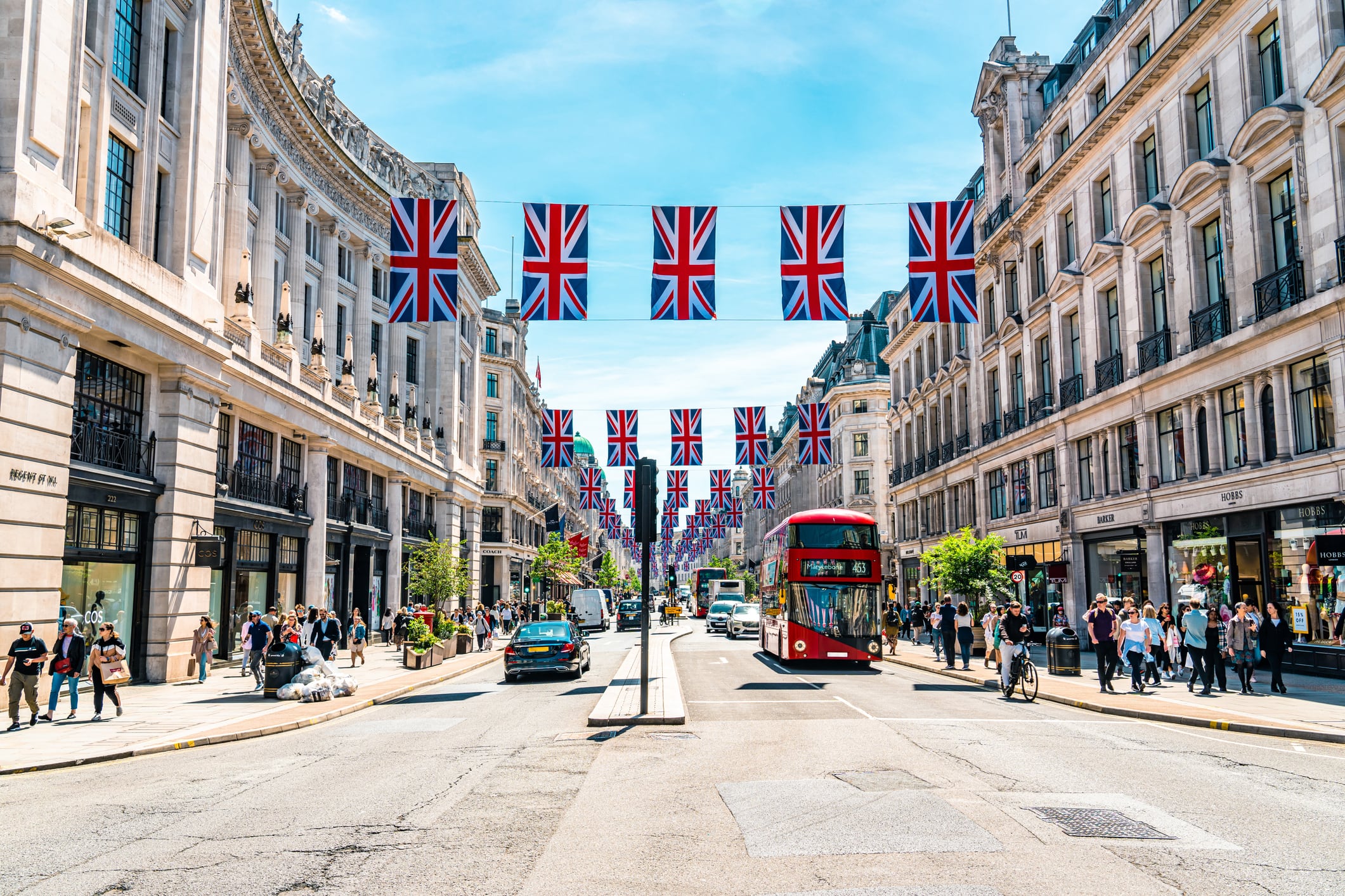Plans to pedestrianise Oxford Street must have ‘hospitality at its heart’