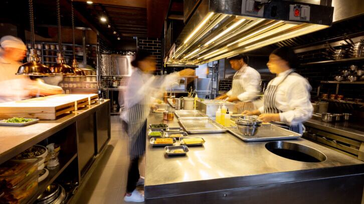 Hospitality-vacancies-fall-to-112-000.jpg