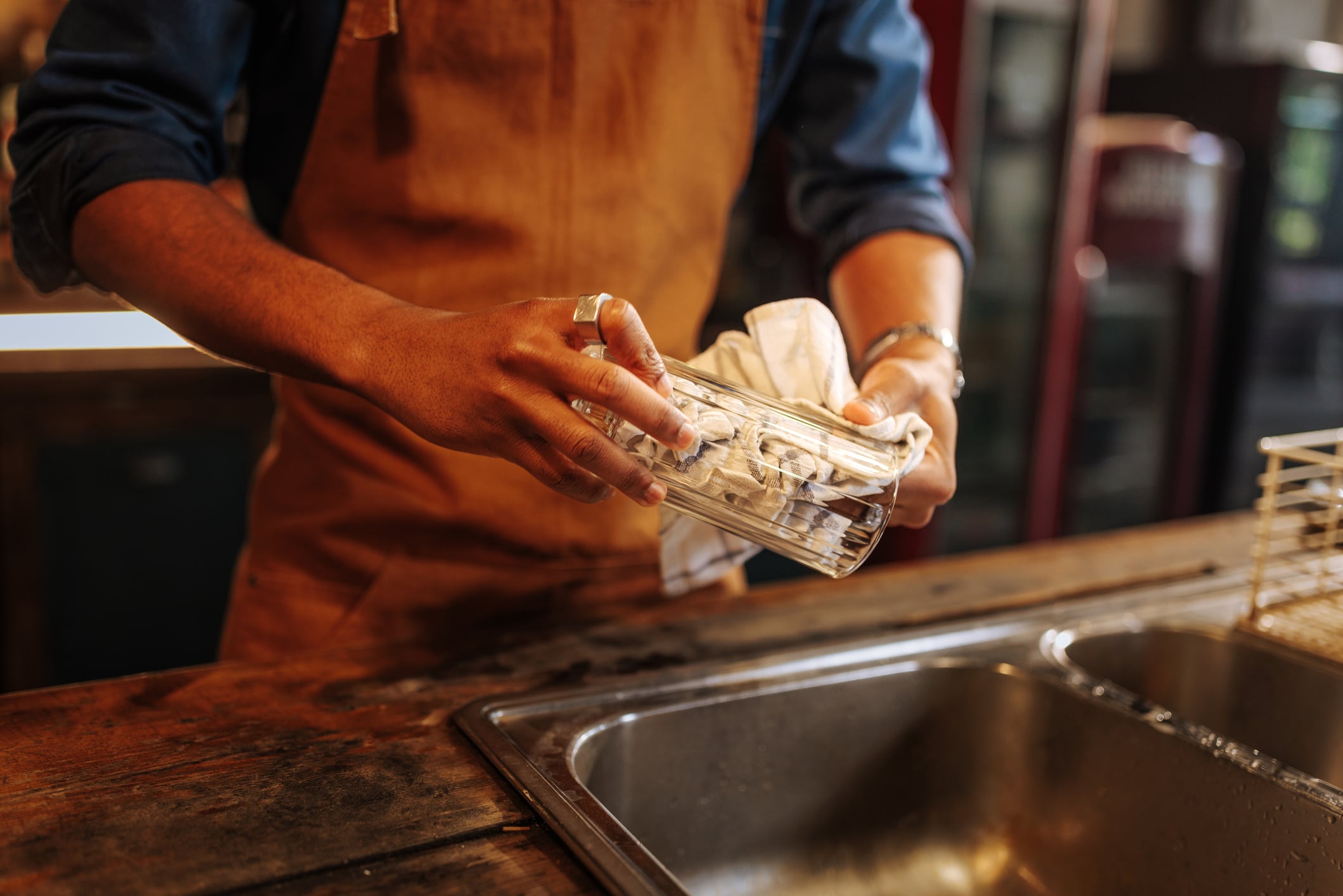 Gov reveals plans to tighten tipping laws and end ‘exploitative’ use of zero hours contracts