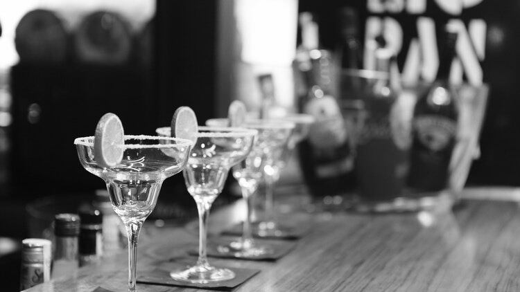 7 ways not to serve cocktails