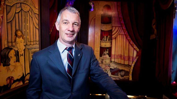 Entertainment pub crowdfunds for new curtain