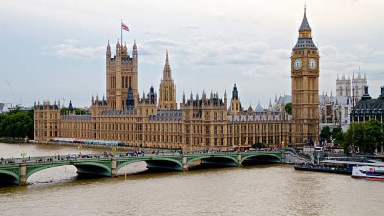 Gov 'all but lost confidence of the sector'