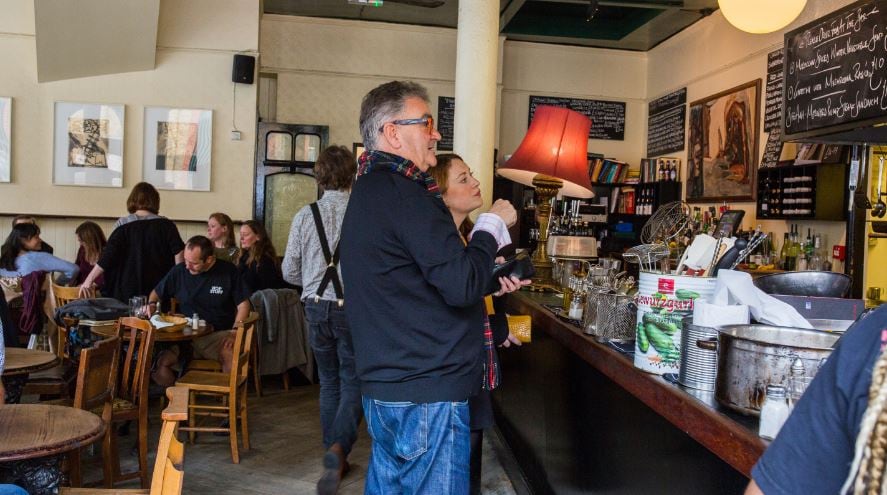 Order-and-pay-at-the-bar.jpg