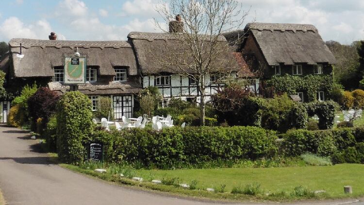 done-deals-Old-Hunters-Lodge-Whipsnade-Bedfordshire.jpg
