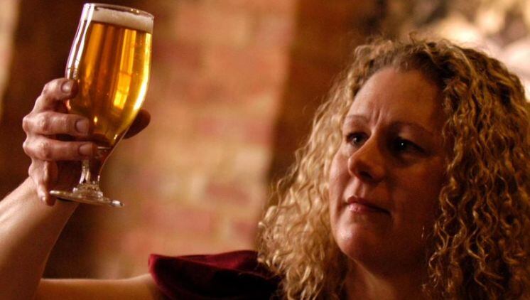 Su.Stafford.beer.profile.pic.jpg