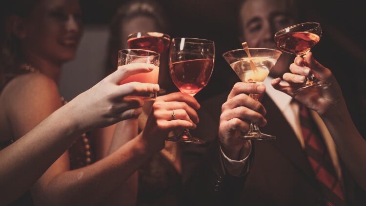 Bars-will-serve-more-low2no-alcohol-in-2023.jpg