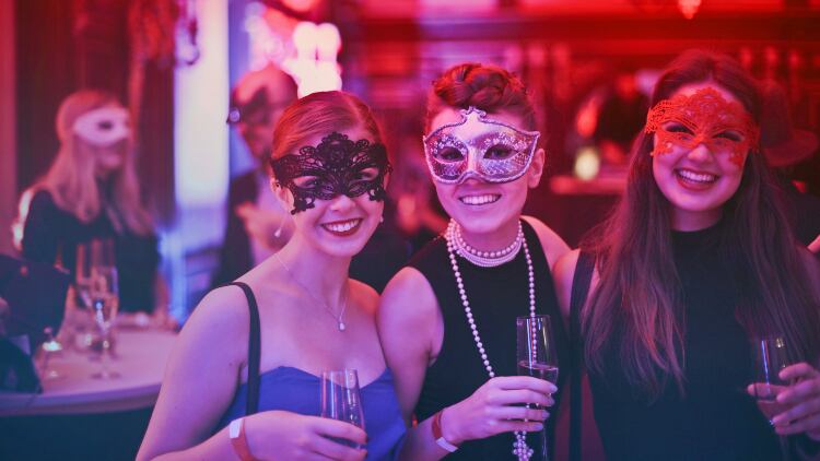 Millennial-spending-Pubs-benefit-from-experience-led-treat-economy-despite-dip-in-under-30s-spending.jpg