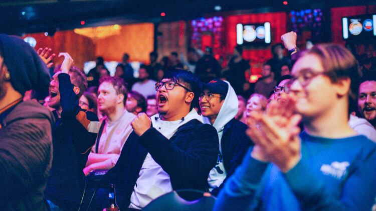 ‘Sociable’ esports communities can boost pub trading