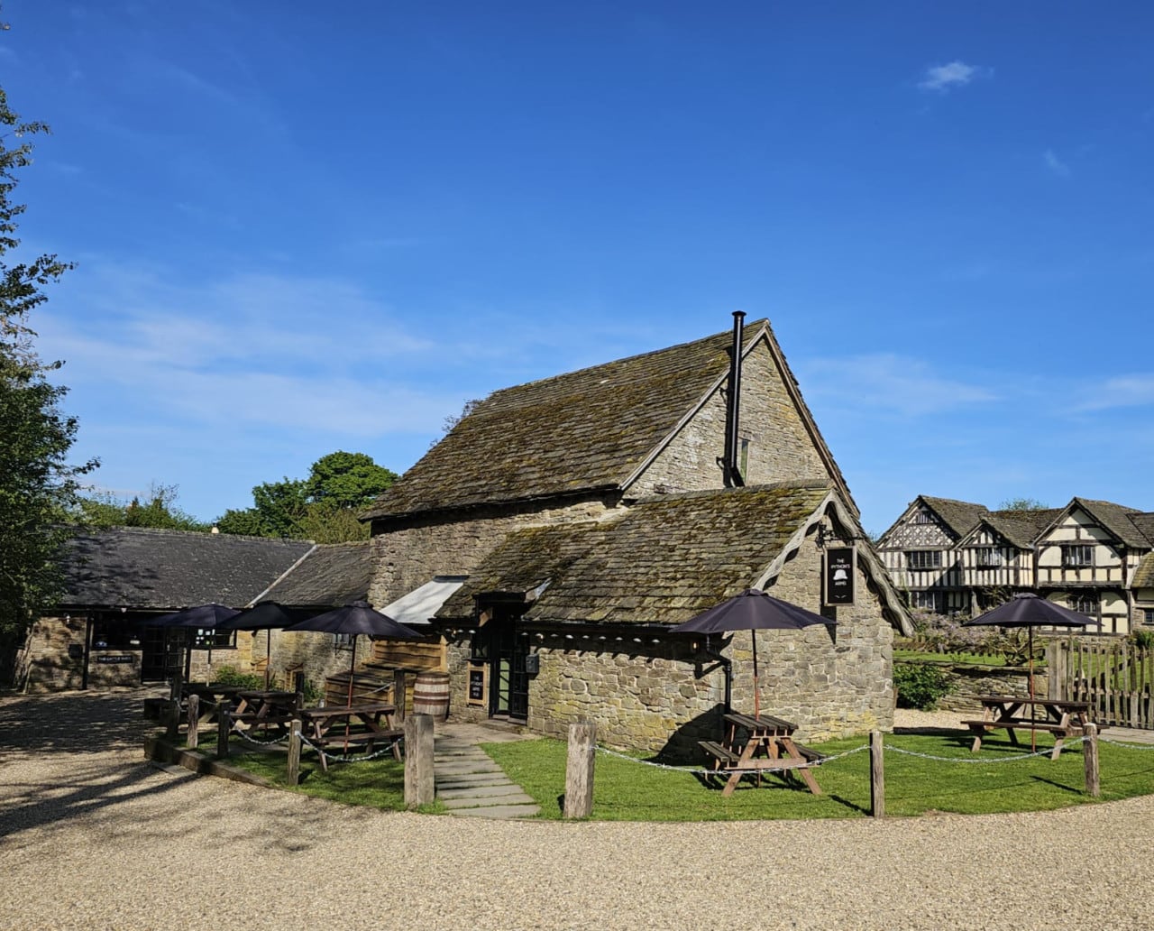 Python’s Arms, Lyonshall, Herefordshire - 1280x1032