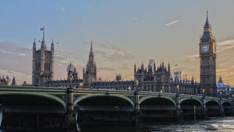 BEIS to lead Government task force on post-lockdown pubs